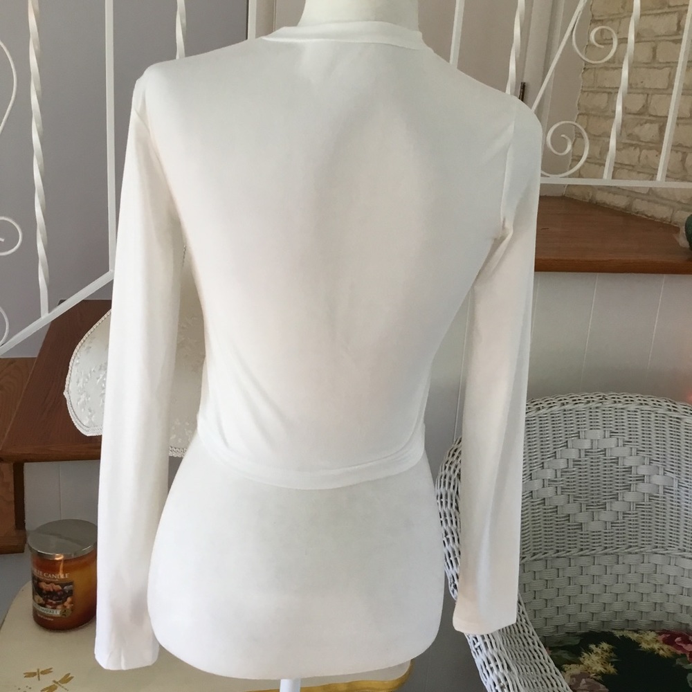 JUNIORS LONG SLEEVED BARBIE CROP TOP - Picture 3 of 8
